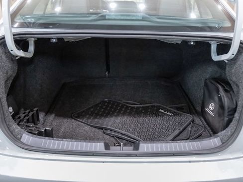 Used 2024 Volkswagen Jetta SE w/ Panoramic Sunroof Package FWD image 23