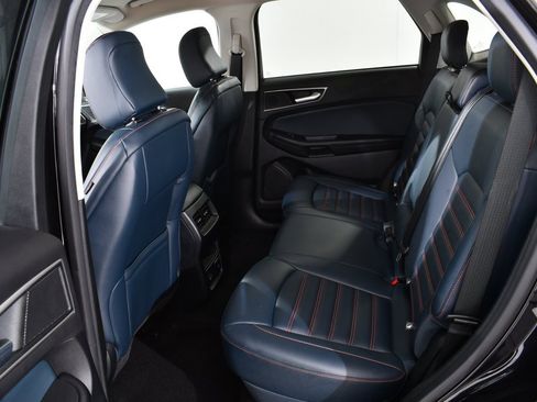 Used 2022 Ford Edge SEL w/ Sport Appearance Package image 16