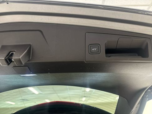 Used 2020 Cadillac XT5 Premium Luxury image 13