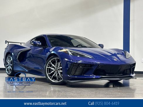 Used 2025 Chevrolet Corvette Stingray Preferred Cpe w/ Z51 Performance Package RWD image 1
