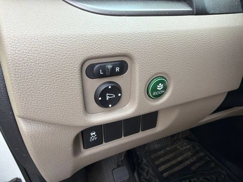 Used 2017 Honda Pilot EX-L image 18