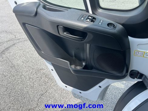 Used 2025 RAM ProMaster 2500 w/ Convenience Group FWD image 16