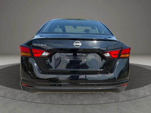 Used 2024 Nissan Altima 2.5 S FWD image 6