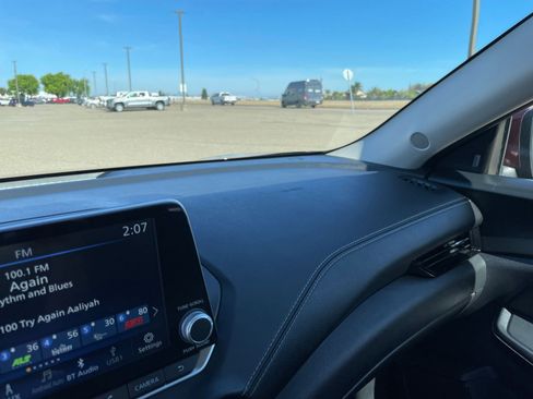 Used 2025 Nissan Sentra SV image 34