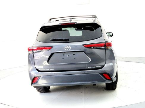 Used 2023 Toyota Highlander Limited image 5