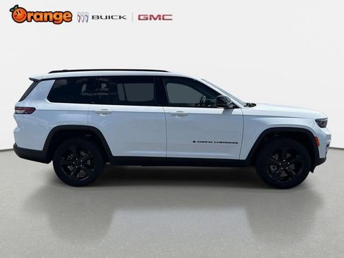 Used 2025 Jeep Grand Cherokee L Altitude image 2