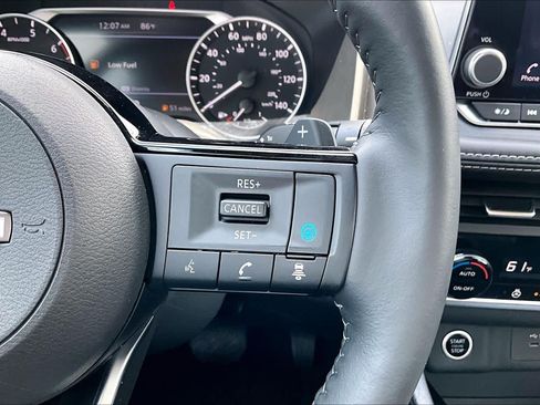 Certified 2023 Nissan Rogue SV w/ SV Premium B Package FWD image 23