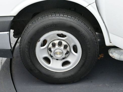 Used 2022 Chevrolet Express 2500 w/ Driver Convenience Package image 26