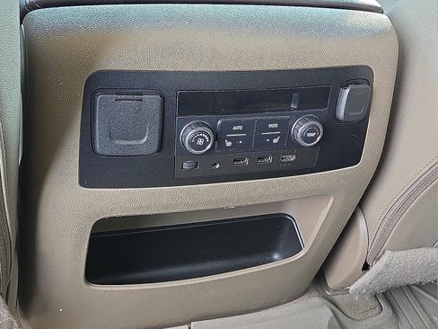 Used 2019 Chevrolet Tahoe Premier image 12