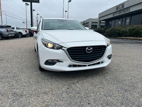 Used 2018 MAZDA MAZDA3 Sport image 3