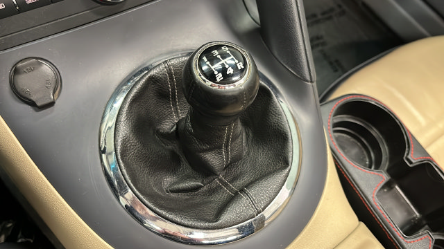 Used 2006 Pontiac Solstice Convertible w/ Premium Package RWD image 16