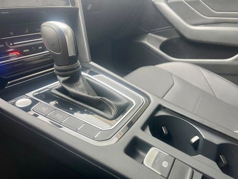 Used 2021 Volkswagen Arteon SE FWD image 13