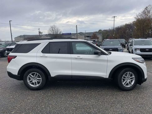 New 2026 Ford Explorer Active image 2