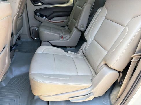 Used 2015 Chevrolet Suburban LTZ RWD image 15
