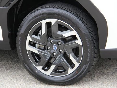 Used 2025 Subaru Forester Premium AWD/4WD image 14