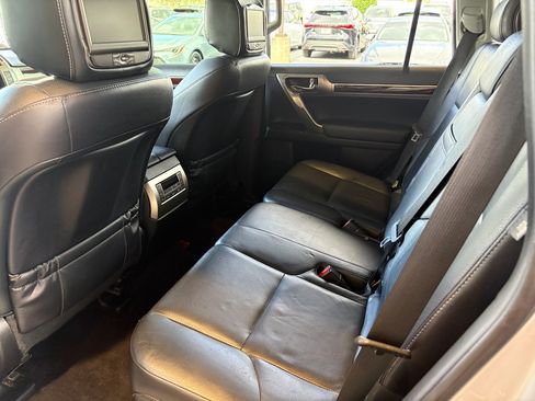 Used 2014 Lexus GX 460 w/ Premium Package AWD/4WD image 26