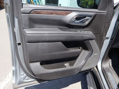 Used 2023 Chevrolet Tahoe LT w/ LT Signature Package image 17