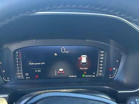 Used 2024 Honda Pilot Elite image 16