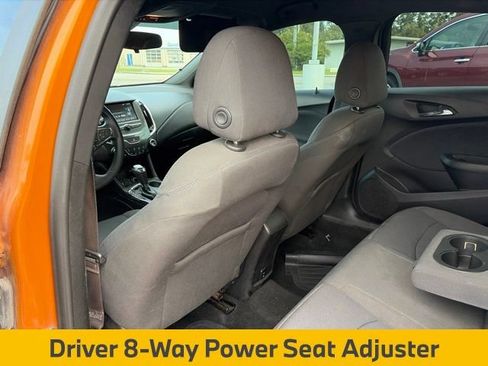 Used 2017 Chevrolet Cruze LT w/ Convenience Package FWD image 21