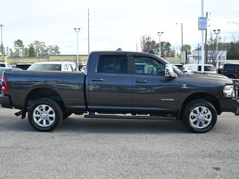 Used 2024 RAM 2500 Laramie w/ Sport Appearance Package image 17