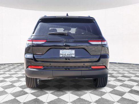 New 2025 Jeep Grand Cherokee Altitude image 16