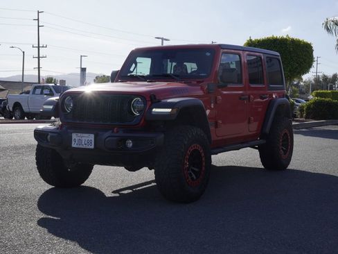 Used 2024 Jeep Wrangler Unlimited image 8