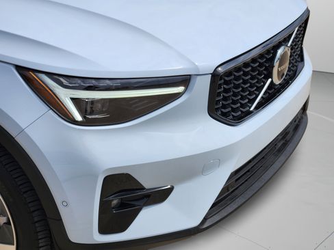 Used 2026 Volvo XC40 B5 Plus w/ Protection Package Premier AWD/4WD image 35