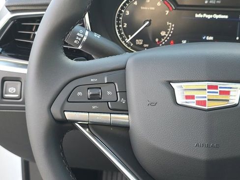 New 2025 Cadillac XT6 Luxury image 22