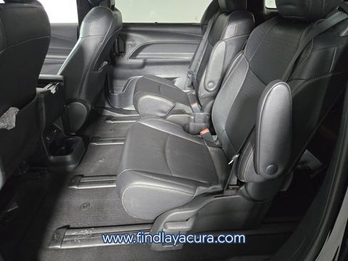 Used 2025 Toyota Sienna XLE Woodland Edition AWD/4WD image 15