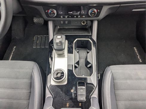 Used 2025 Mitsubishi Outlander SE FWD image 18