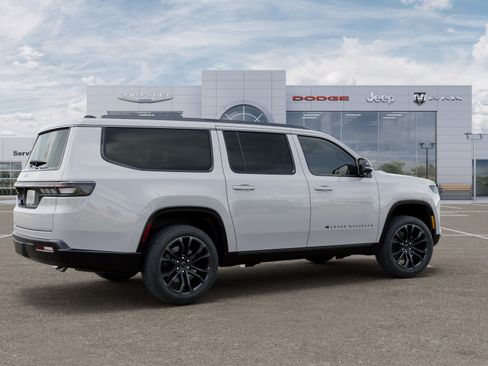 New 2026 Jeep Grand Wagoneer L Summit AWD/4WD image 32