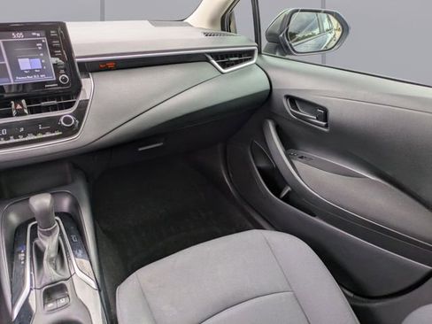 Used 2022 Toyota Corolla LE FWD image 16