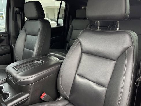 Used 2022 Chevrolet Suburban Z71 AWD/4WD image 12