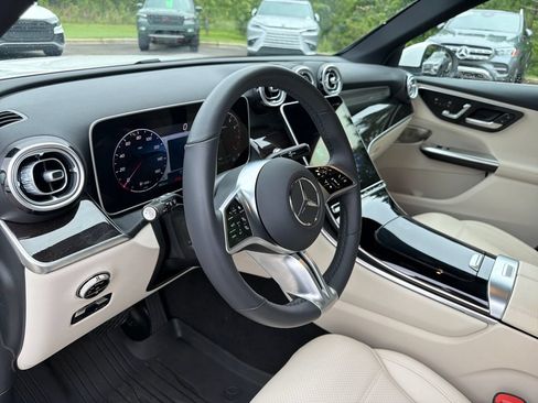 Used 2026 Mercedes-Benz GLC 300 image 18