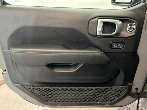 Used 2023 Jeep Wrangler Sahara w/ Cold Weather Group image 14