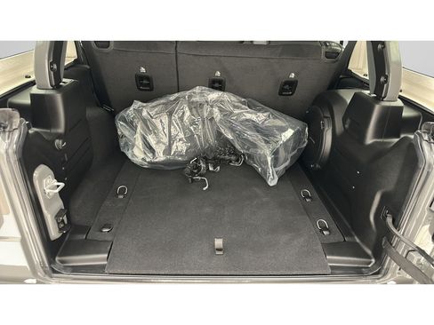 Used 2022 Jeep Wrangler Unlimited Rubicon w/ Cold Weather Group AWD/4WD image 25