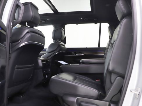 Used 2024 Jeep Grand Wagoneer L 4WD image 22