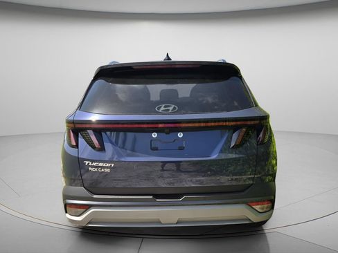 Certified 2025 Hyundai Tucson Limited FWD image 6
