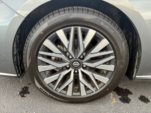 Used 2025 Nissan Altima 2.5 SV image 29