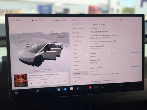Used 2024 Tesla Cybertruck AWD Crew Cab image 31