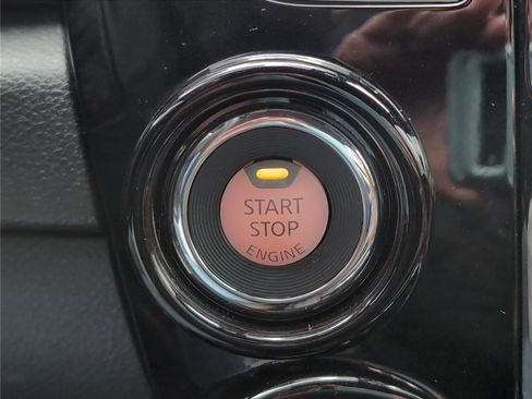 Used 2024 Nissan Titan Platinum Reserve w/ Moonroof Package image 21