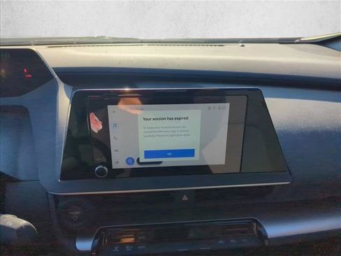 Used 2025 Toyota Prius LE FWD image 18