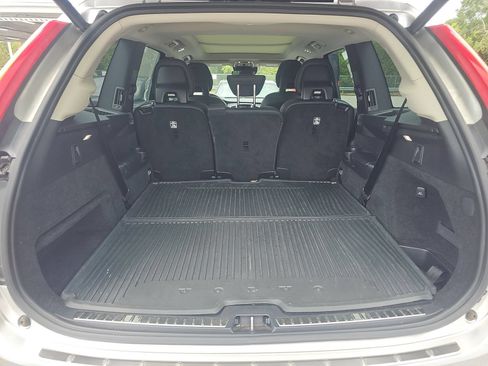Used 2021 Volvo XC90 T6 Momentum w/ Advanced Package AWD/4WD image 4