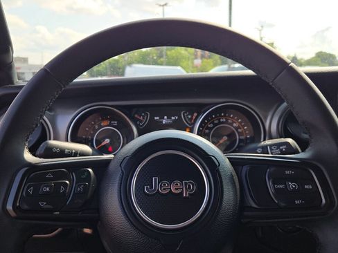Used 2023 Jeep Wrangler Sport AWD/4WD image 27