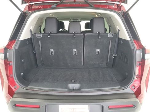 Used 2022 Nissan Pathfinder SV FWD image 9