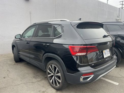 Used 2024 Volkswagen Taos SE FWD image 3