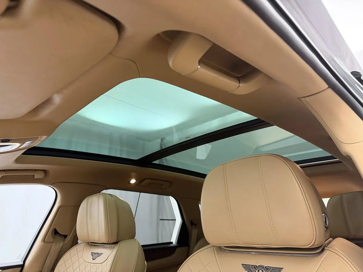 Used 2017 Bentley Bentayga AWD/4WD image 9