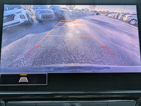 Used 2021 Chevrolet TrailBlazer RS w/ Technology Package image 12