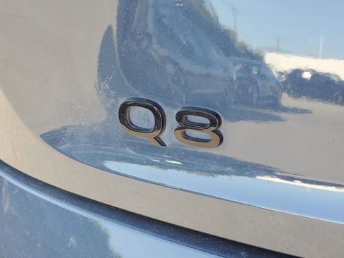 Used 2024 Audi Q8 e-tron Premium Plus image 7