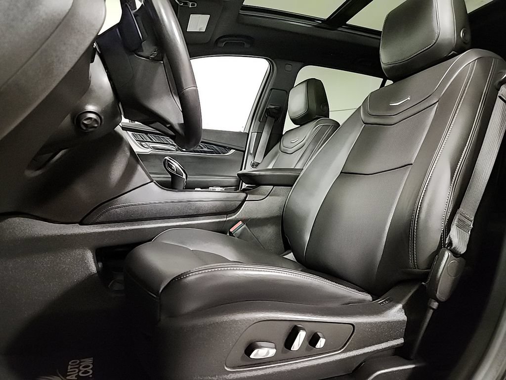 Used 2024 Cadillac XT6 Premium Luxury w/ Technology Package AWD/4WD image 10